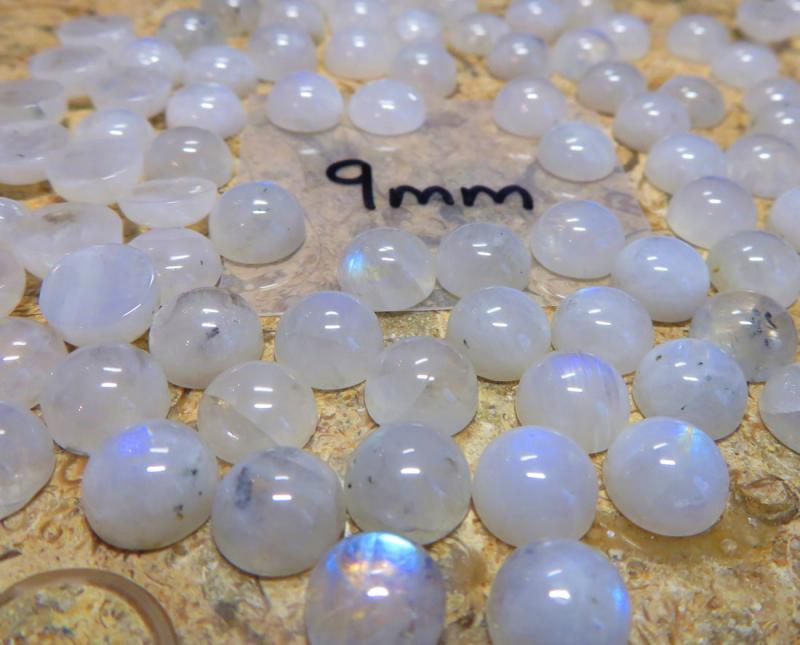 Single Round 9x9mm Rainbow Moonstone Cabochon