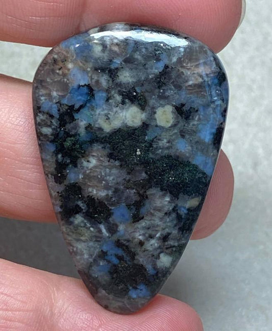 Teardrop 43x28mm Llanite Cabochon 12