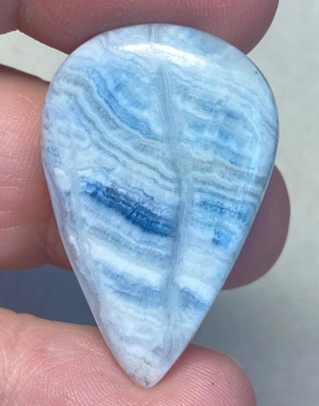 Teardrop 34x22mm Scheelite Cabochon 06