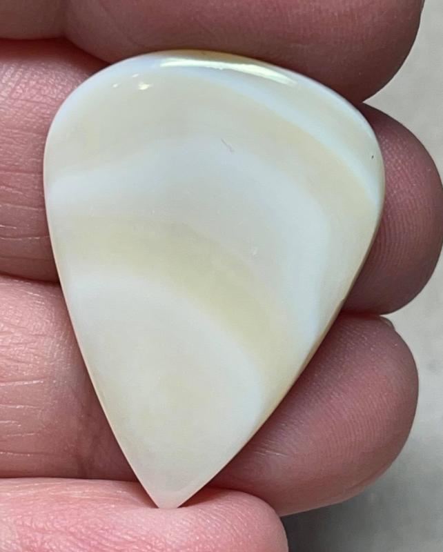 Teardrop 32x24mm Mother of Pearl Cabochon 21