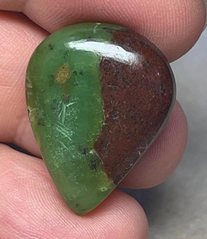 Teardrop 26x20mm Chrysoprase Cabochon 27