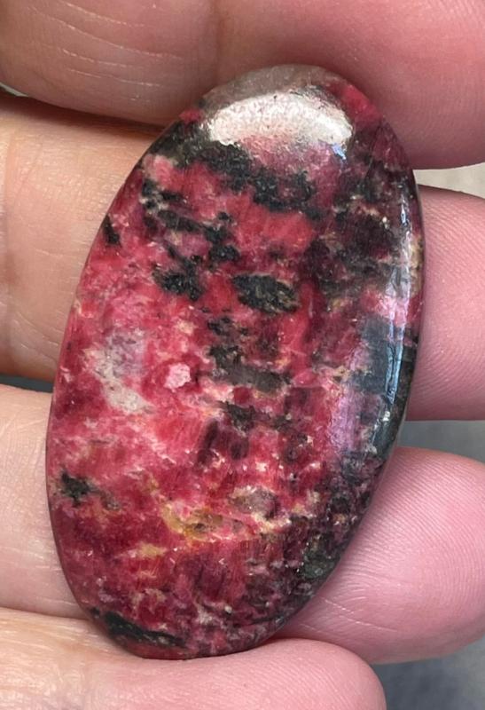 Oval 44x25mm Thulite Cabochon 24