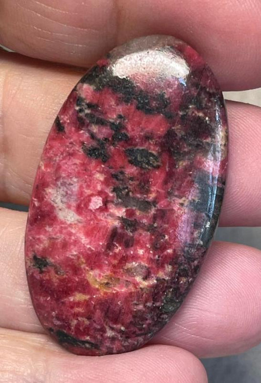 Oval 44x25mm Thulite Cabochon 24