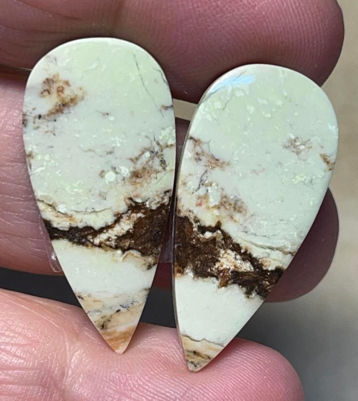 Teardrop 31x15mm Lemon Chrysoprase Cabochon Pair 05