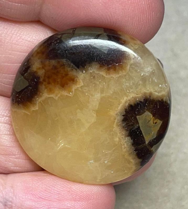 Round 32x32mm Septarian Cabochon 30