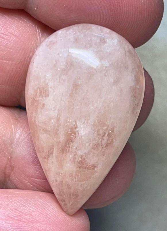 Teardrop 35x21mm Morganite Cabochon 01