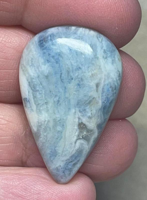 Teardrop 33x21mm Scheelite Cabochon 48