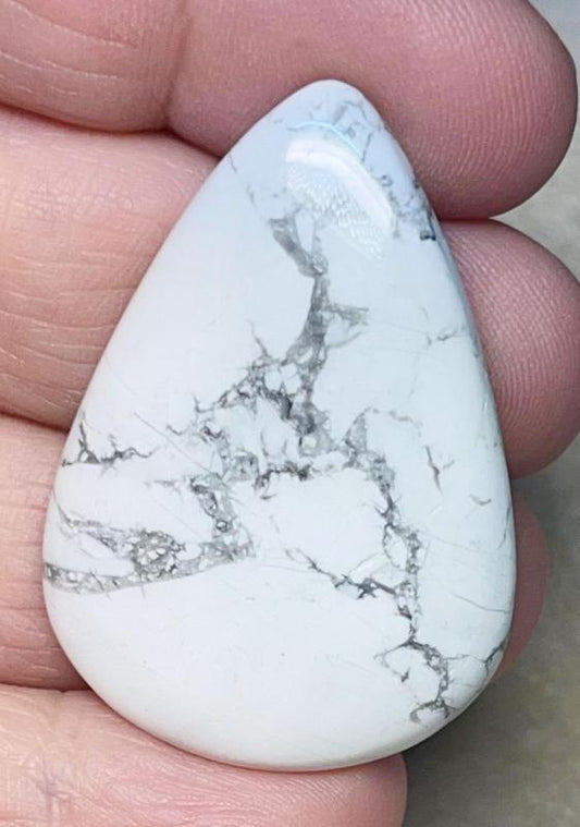 Teardrop 41x29mm Howlite Cabochon 09