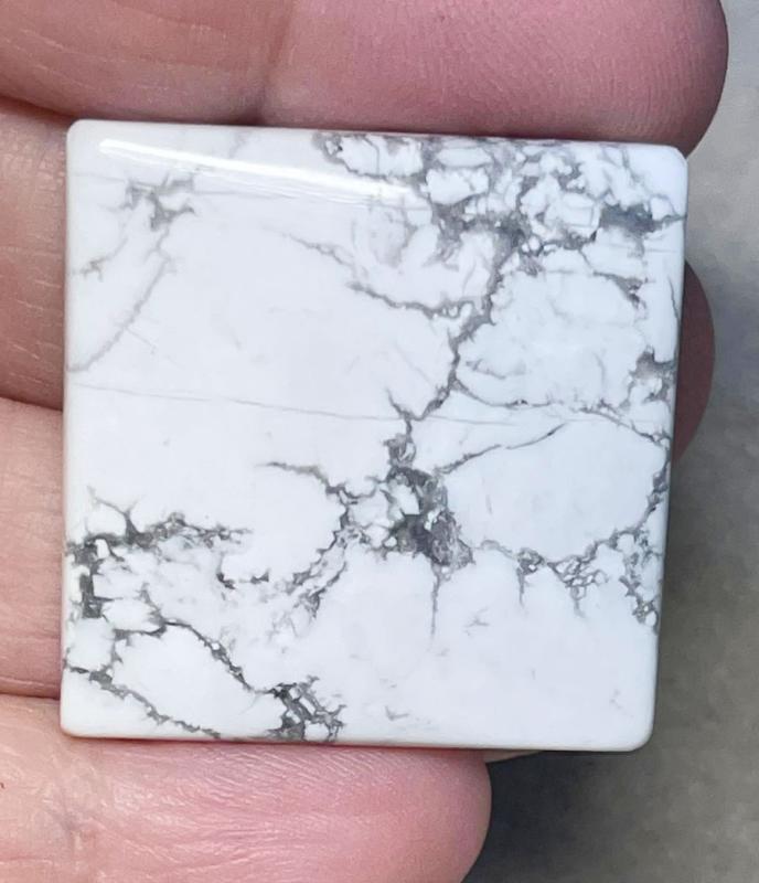 Square 31x31mm Howlite Cabochon 21