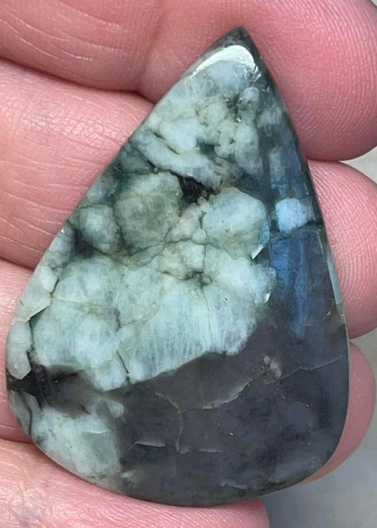 Teardrop 42x31mm Emerald Cabochon 42