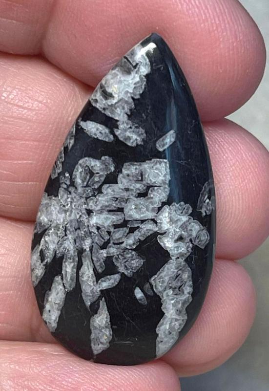 Teardrop 37x20mm Chrysanthemum Stone Cabochon 18
