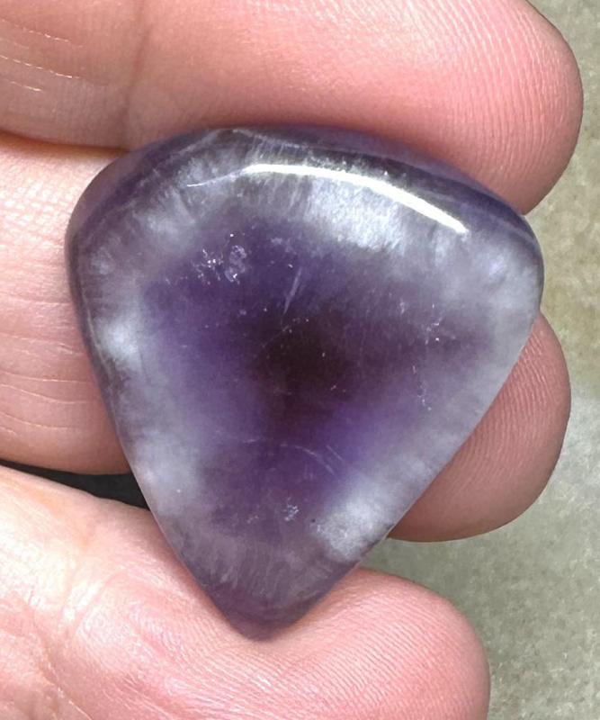 Teardrop 28x25mm Tripache Amethyst Cabochon 54