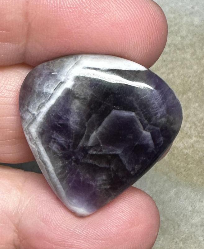 Teardrop 27x27mm Tripache Amethyst Cabochon 59