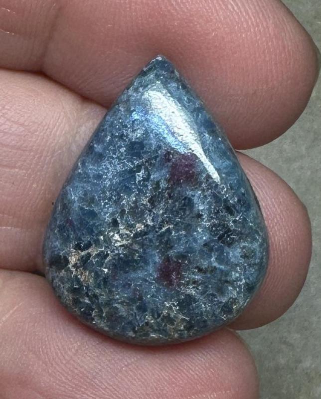 Teardrop 25x19mm Ruby Kyanite Cabochon 01