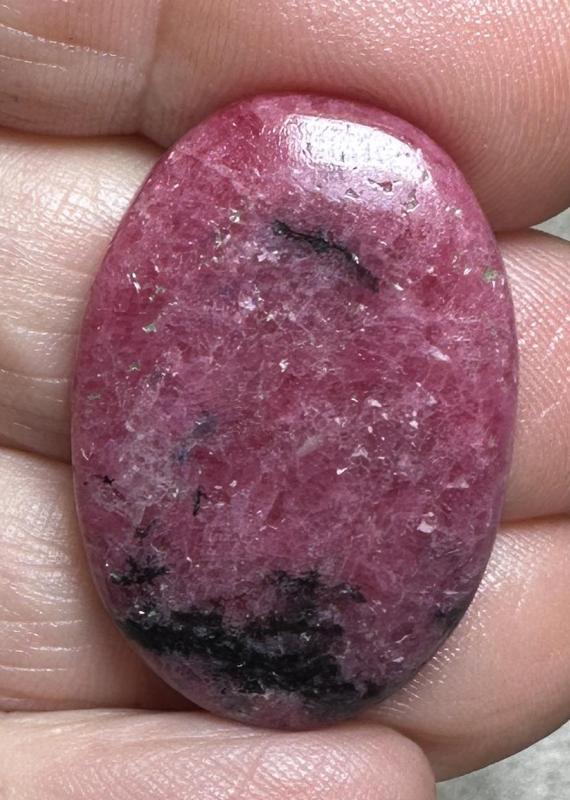 Oval 31x21mm Rhodonite Cabochon 21