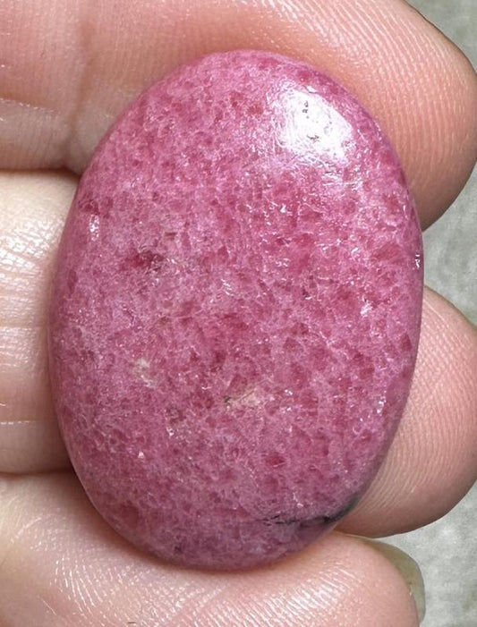 Oval 28x20mm Rhodonite Cabochon 31