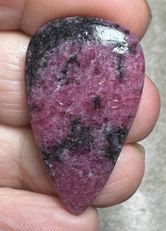 Teardrop 37x22mm Rhodonite Cabochon 37