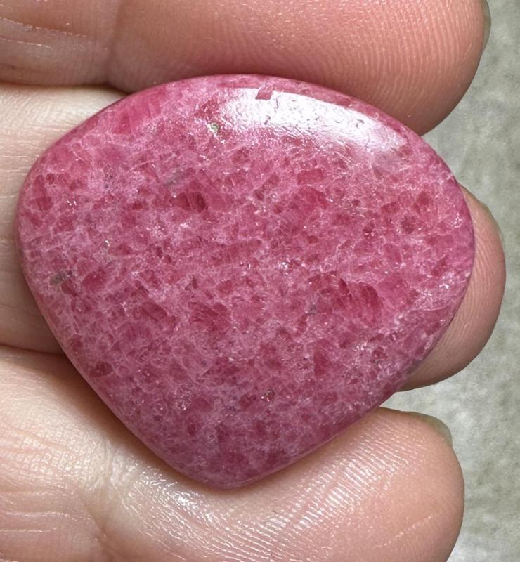 Teardrop 26x28mm Rhodonite Cabochon 42