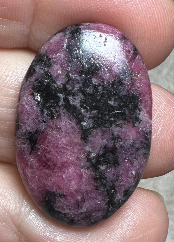 Oval 32x21mm Rhodonite Cabochon 43
