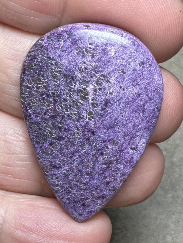 Teardrop 38x26mm Stichtite Cabochon 35