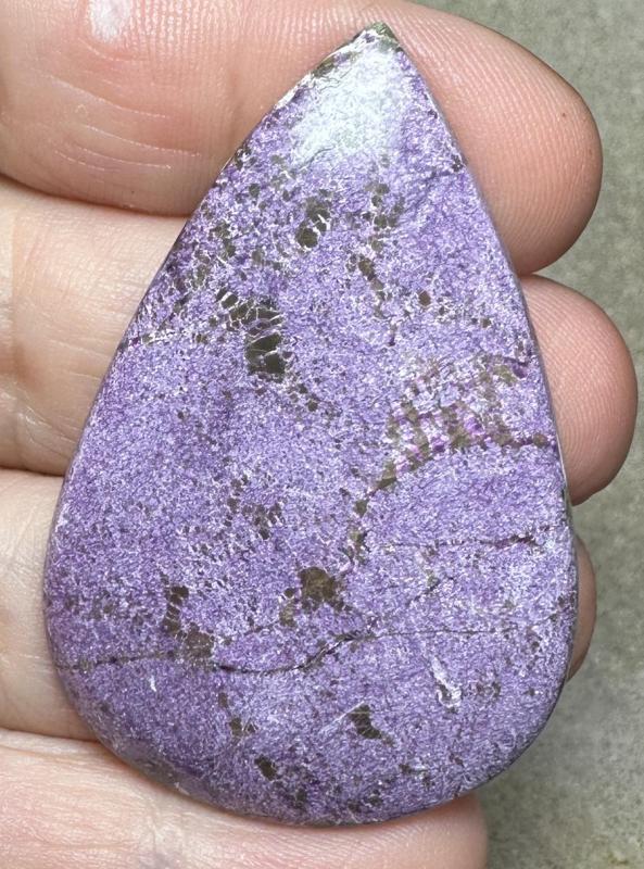 Teardrop 51x34mm Stichtite Cabochon 40