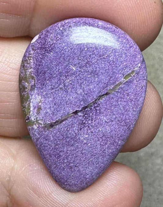 Teardrop 39x26mm Stichtite Cabochon 43