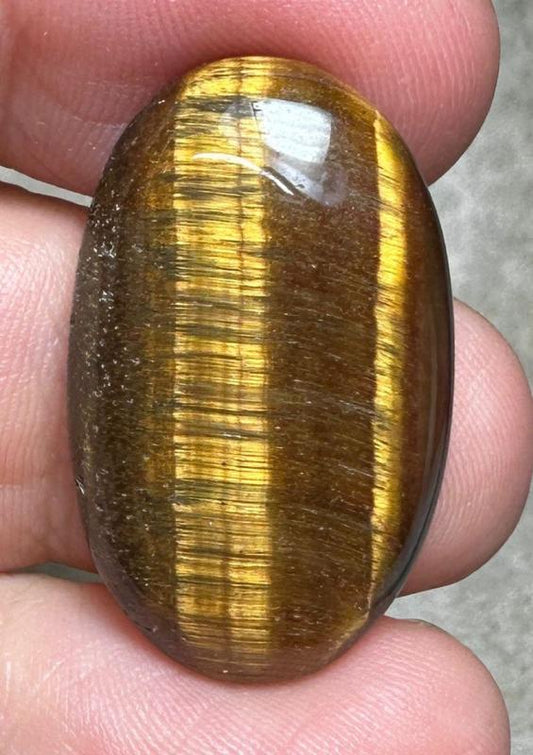Oval 29x17mm Tigers Eye Cabochon 37