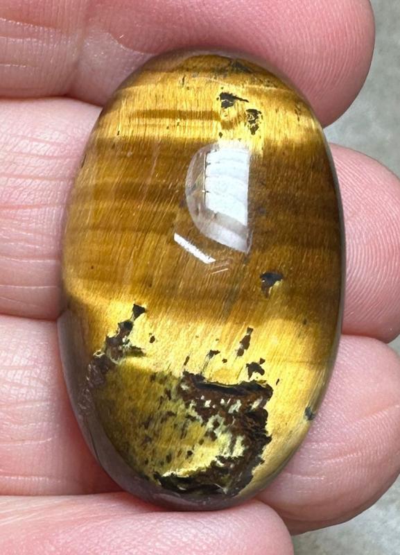 Oval 33x20mm Tigers Eye Cabochon 45
