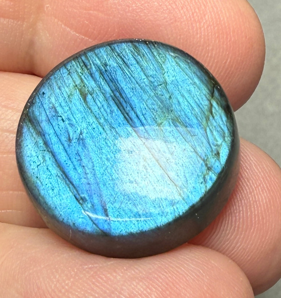 Round 21x21mm Labradorite Cabochon 16