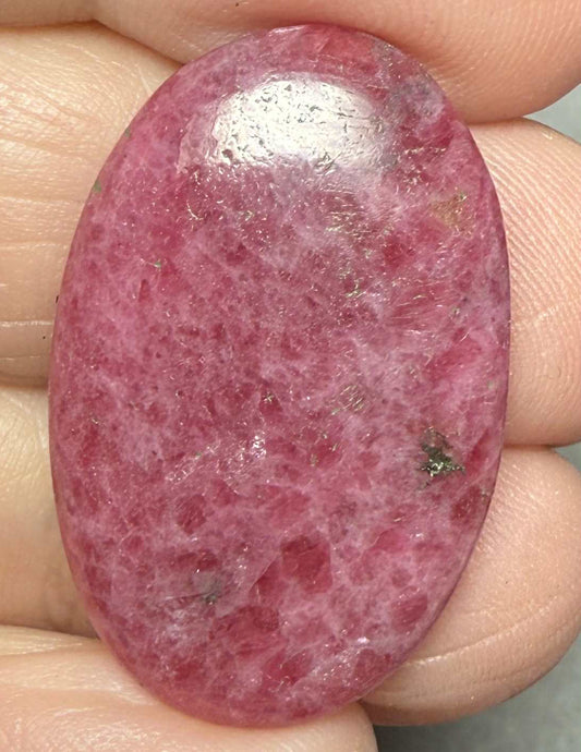Oval 30x19mm Rhodonite Cabochon 62
