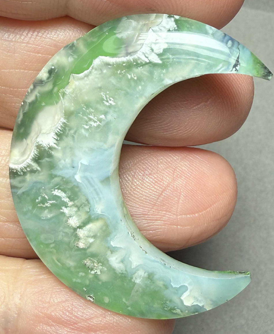 Moon 39x33mm Indonesian Plume Agate Doublet Cabochon 85