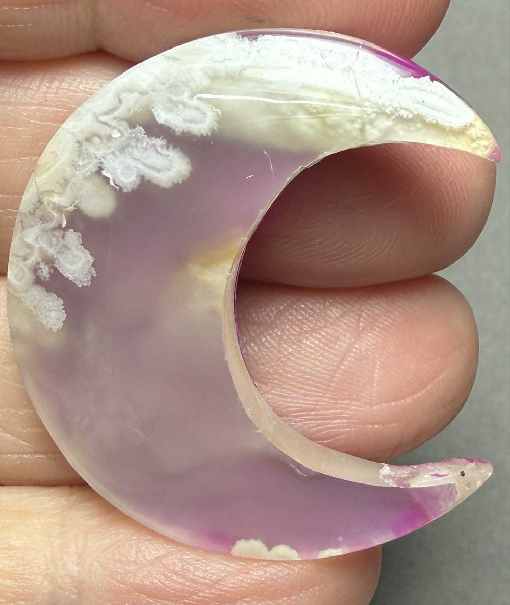 Moon 35x32mm Indonesian Plume Agate Doublet Cabochon 86