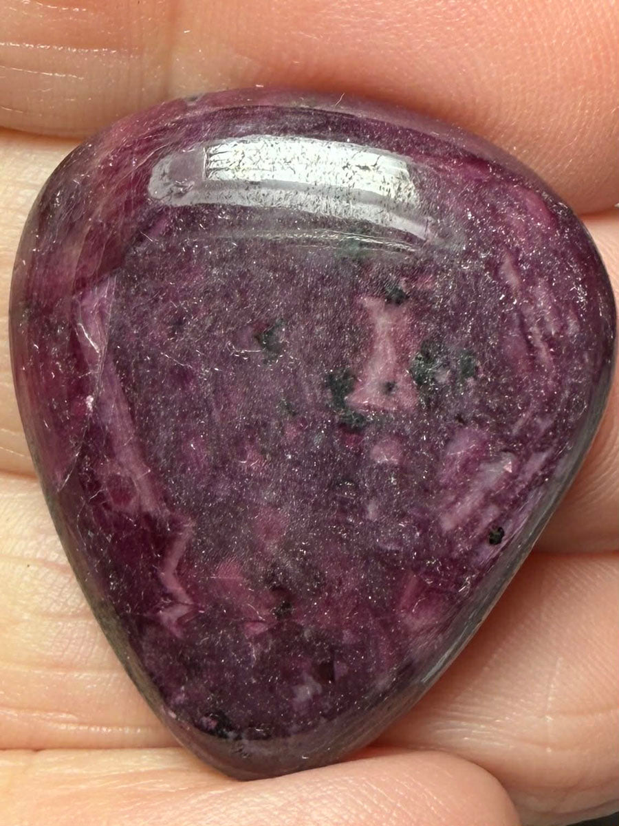 Teardrop 30x26mm Indian Ruby Cabochon 17