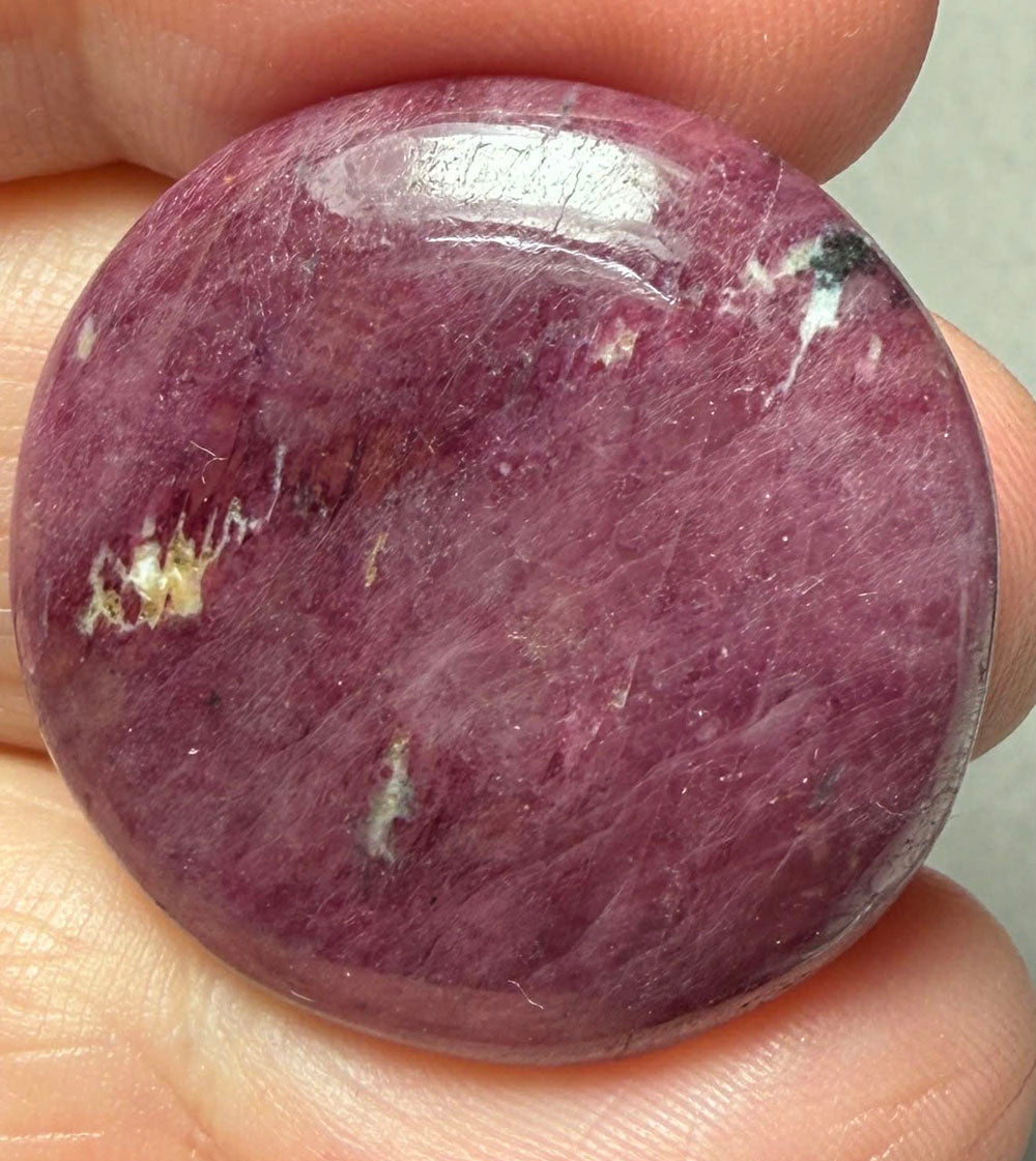 Round 28x28mm Indian Ruby Cabochon 33