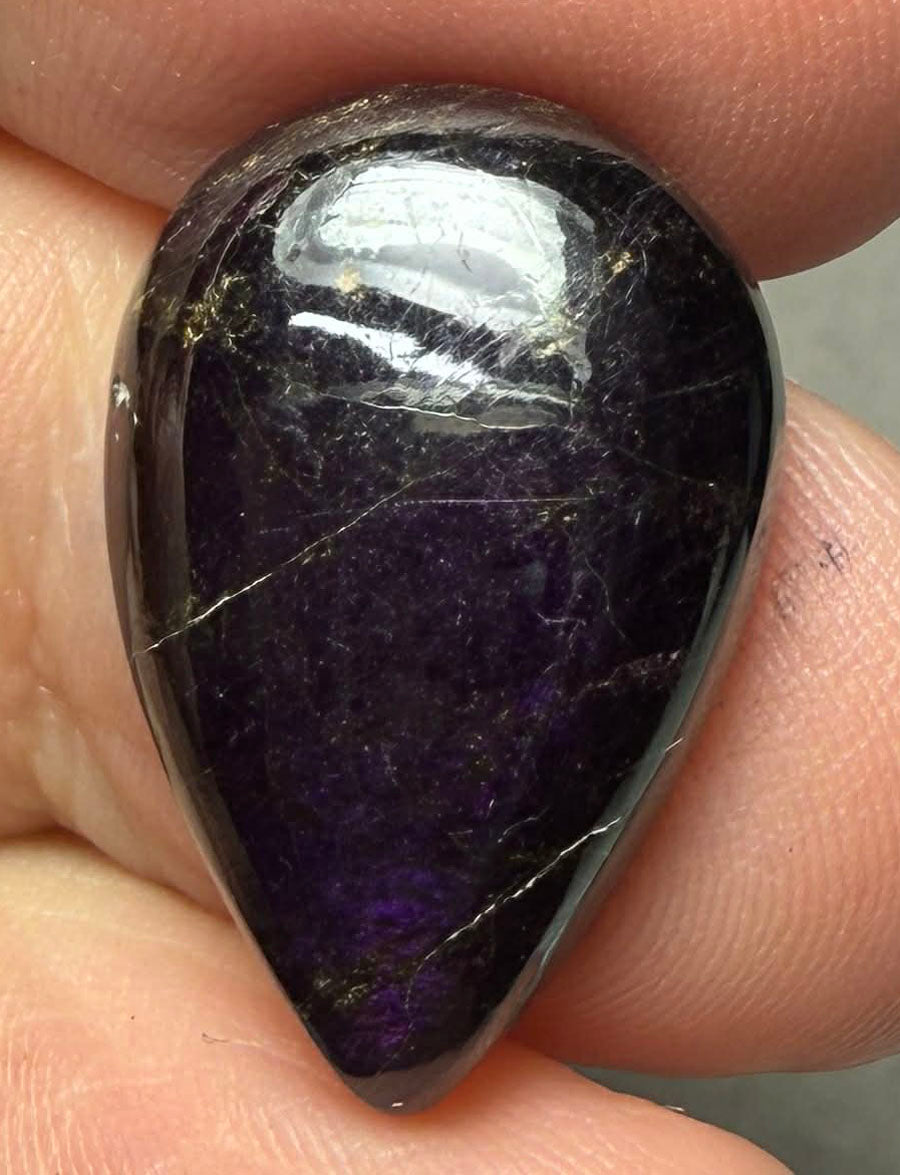 Teardrop 22x15mm Purpurite Cabochon 18