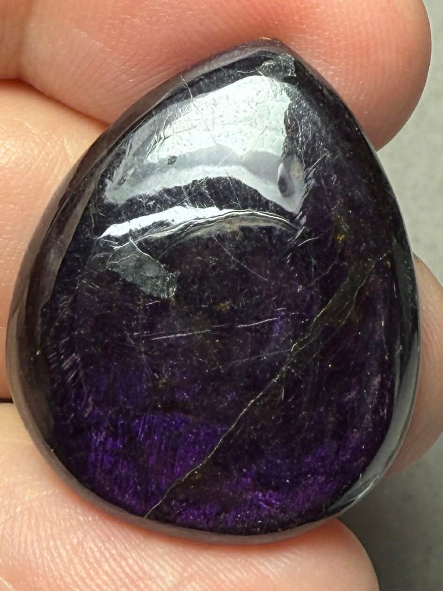 Teardrop 28x23mm Purpurite Cabochon 20
