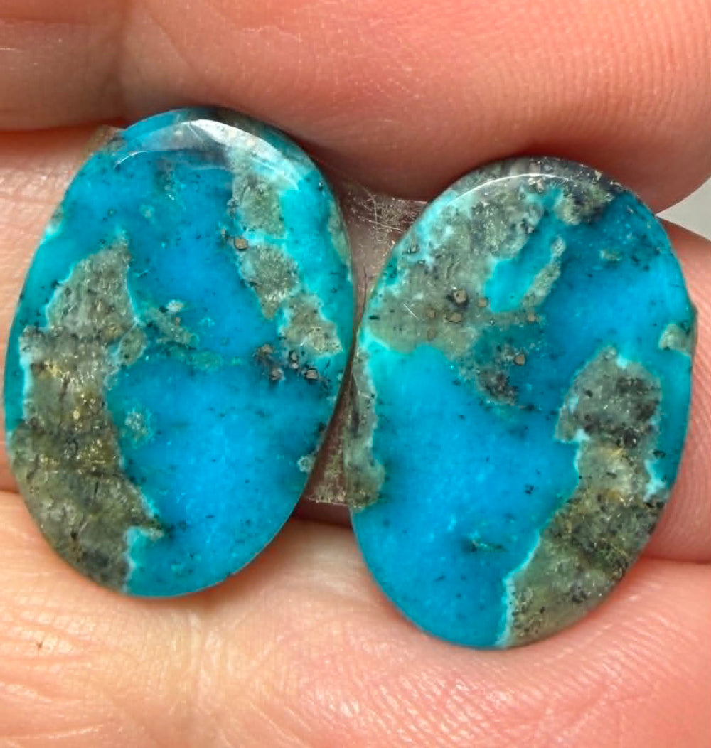 Oval 18x13mm Arizona Turquoise Cabochon Pair 19