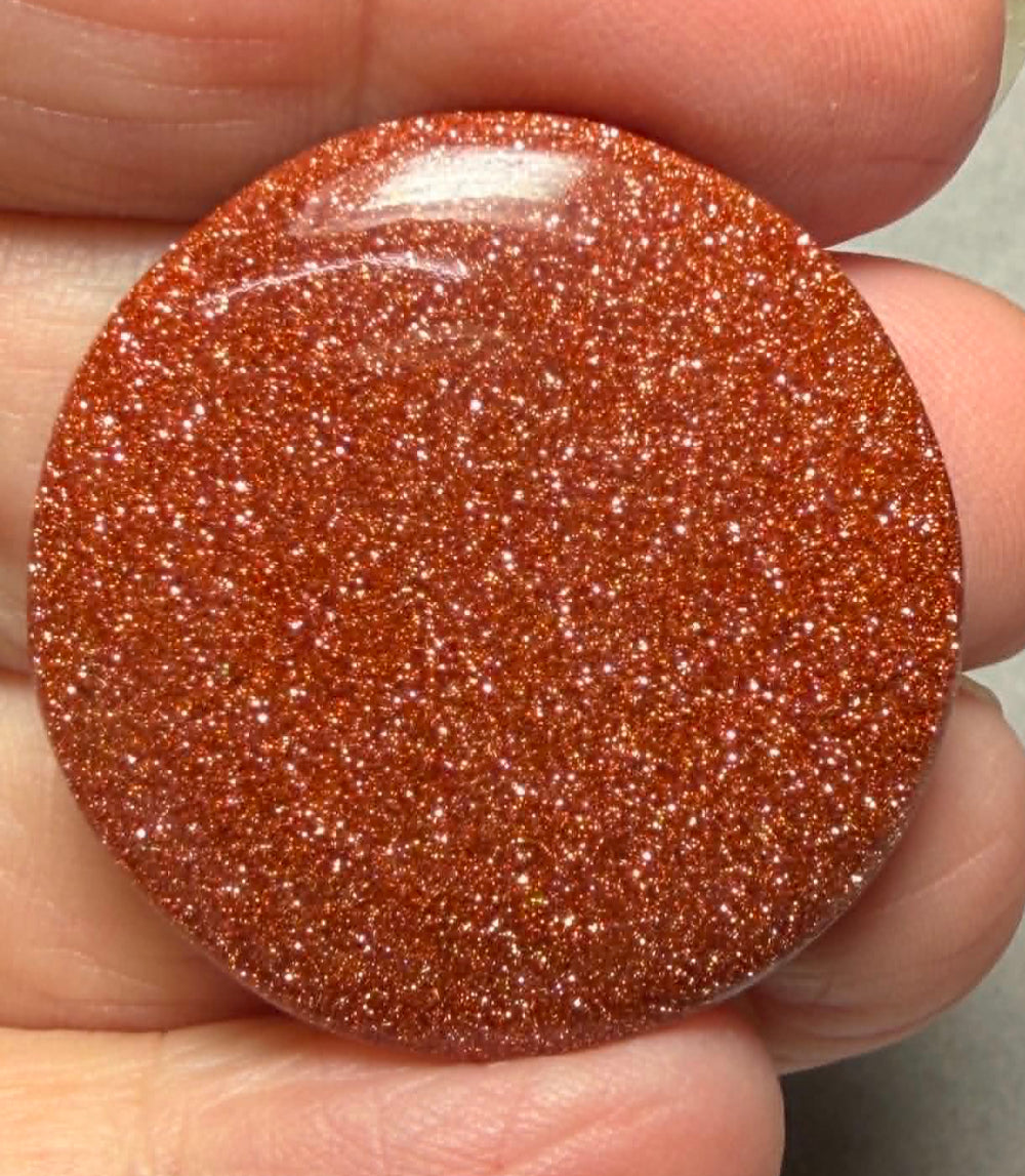 Round 32x32mm Goldstone Cabochon 01
