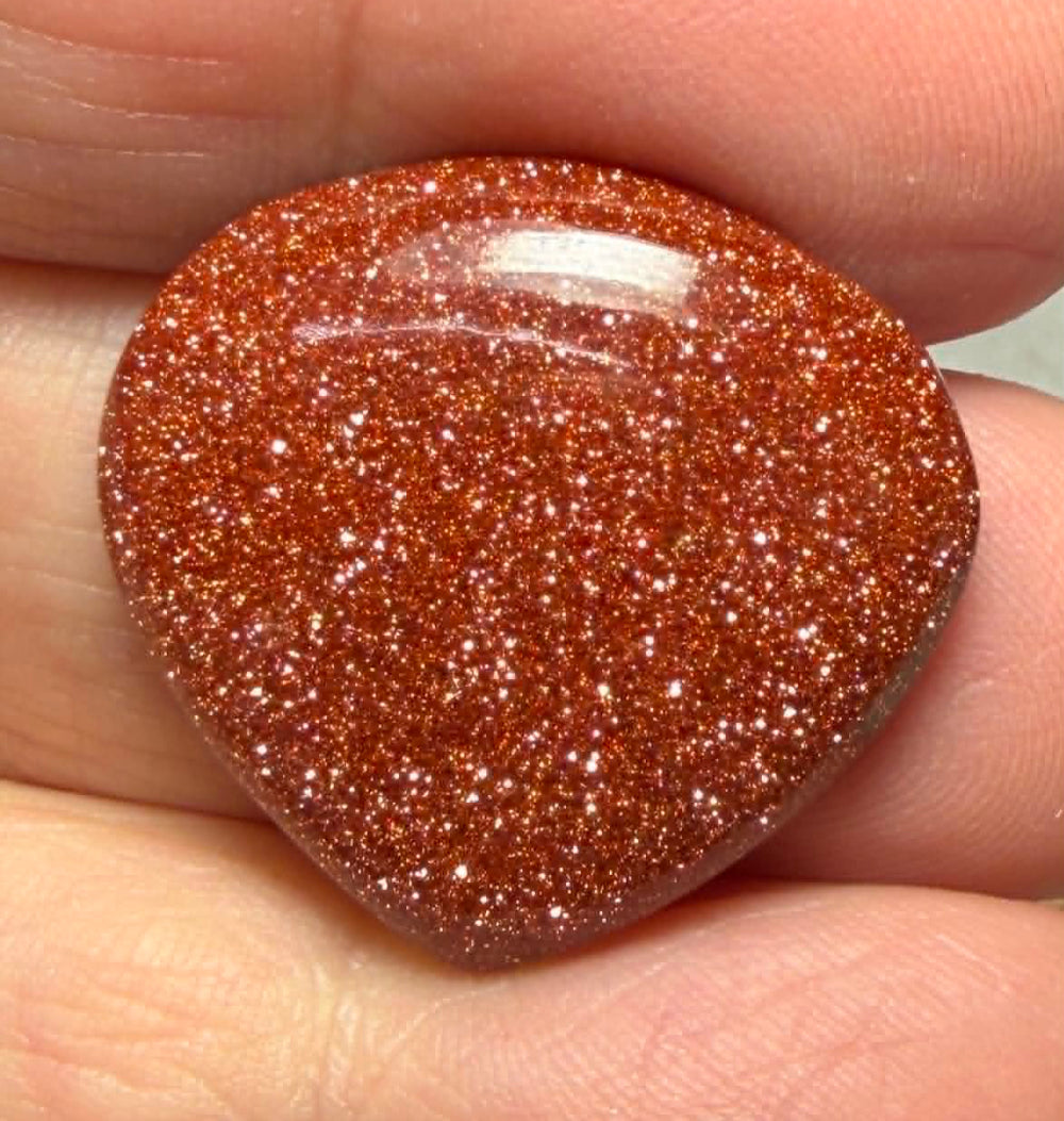Teardrop 23x25mm Goldstone Cabochon 02