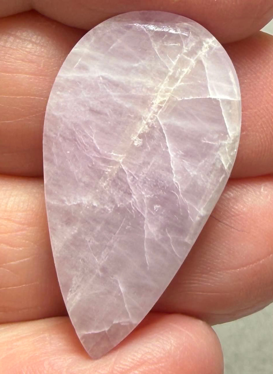 Teardrop 32x18mm Kunzite Cabochon 28