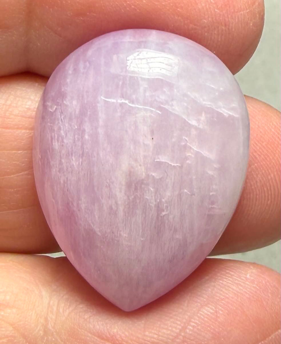 Teardrop 26x20mm Kunzite Cabochon 39