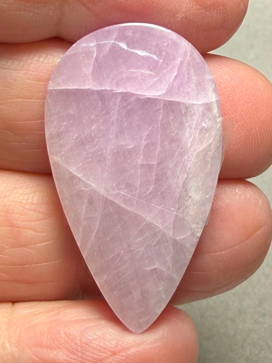 Teardrop 35x20mm Kunzite Cabochon 55