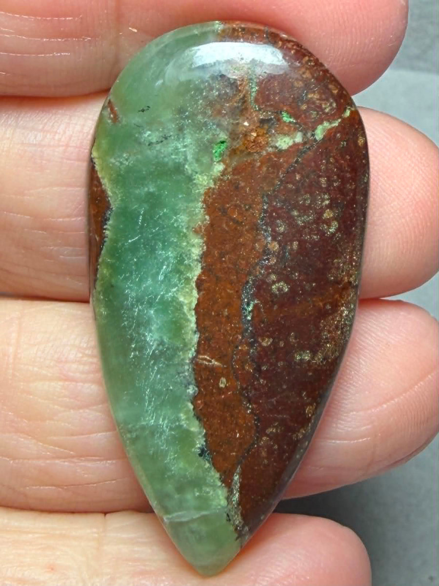 Teardrop 44x22mm Chrysoprase Cabochon 43