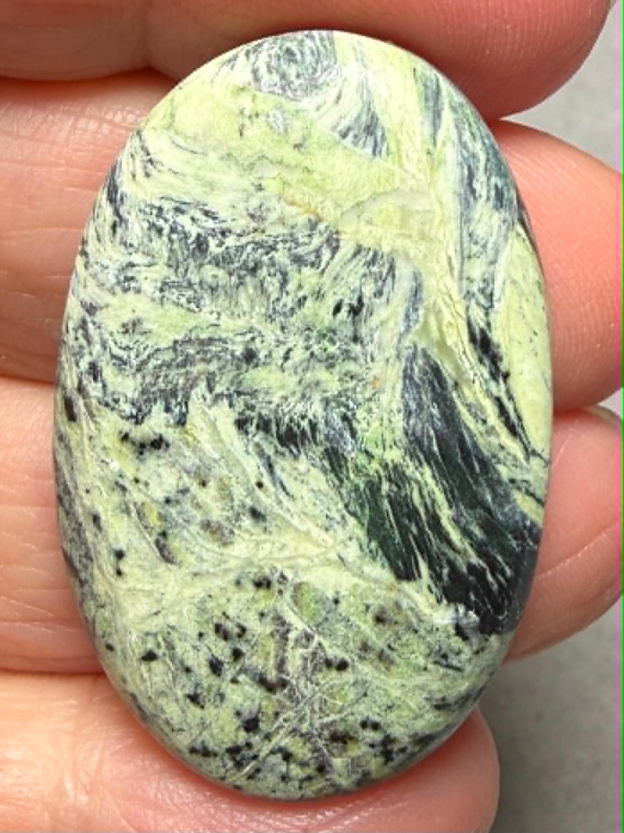 Oval 38x24mm Lemon Chrysoprase Cabochon 18