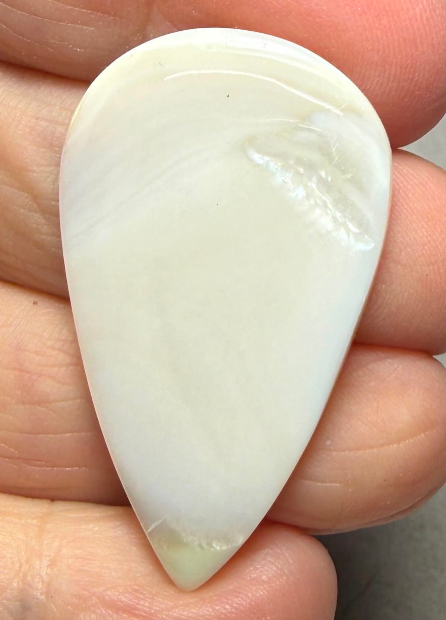 Teardrop 40x23mm Mother of Pearl Cabochon 36