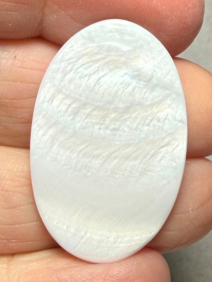 Oval 33x21mm Mother of Pearl Cabochon 58
