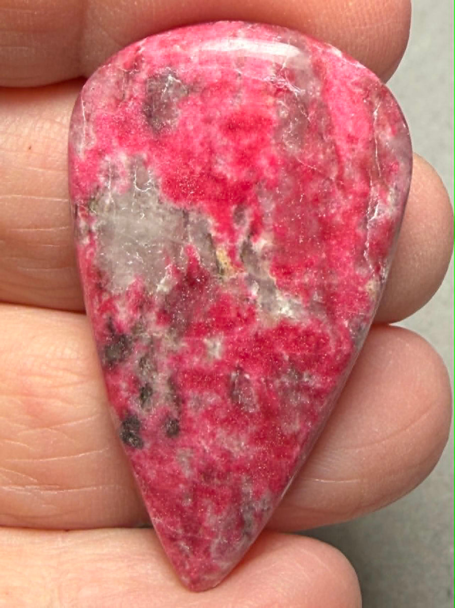 Teardrop 41x24mm Thulite Cabochon 87