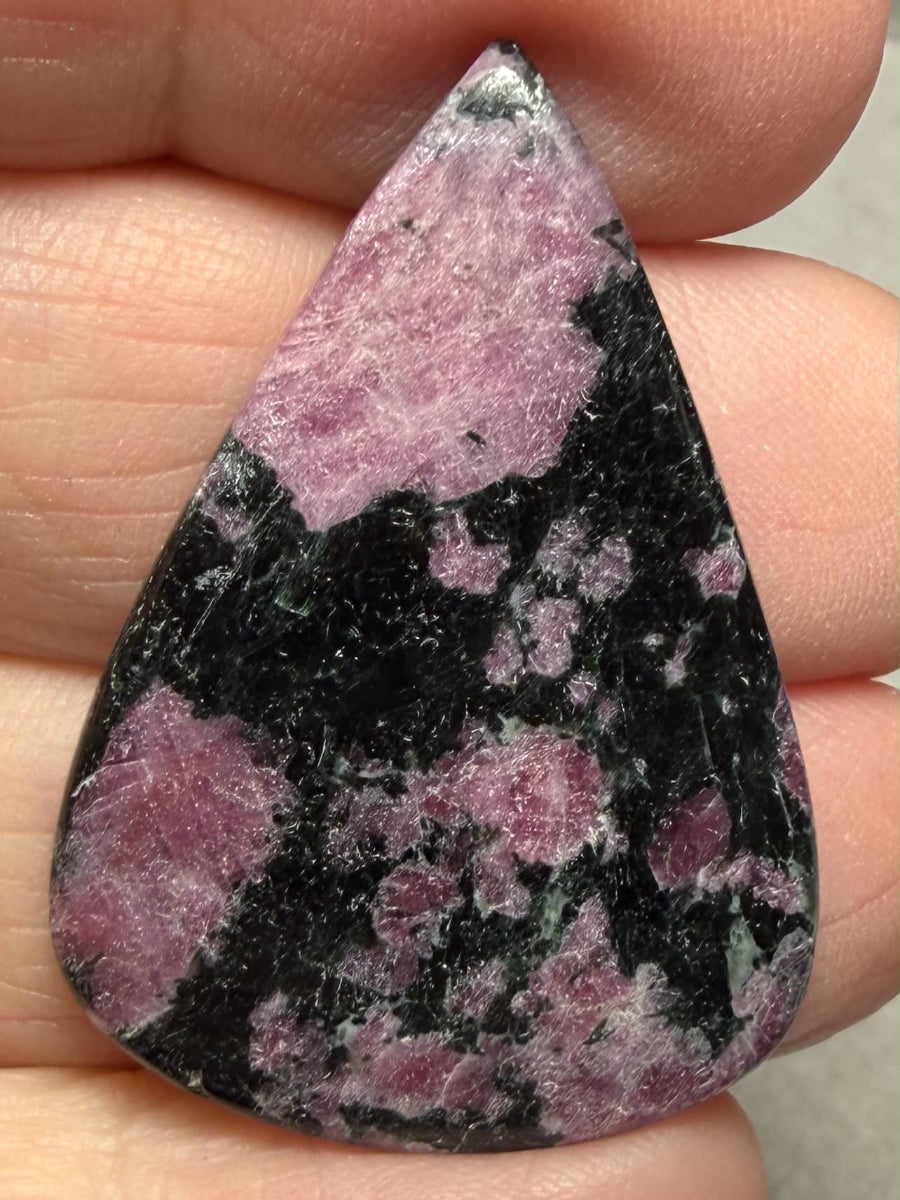 Teardrop 36x25mm Ruby Tourmaline Cabochon 52