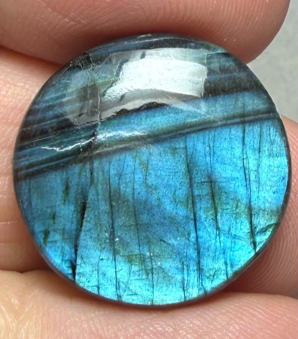 Round 20x20mm Labradorite Cabochon 306