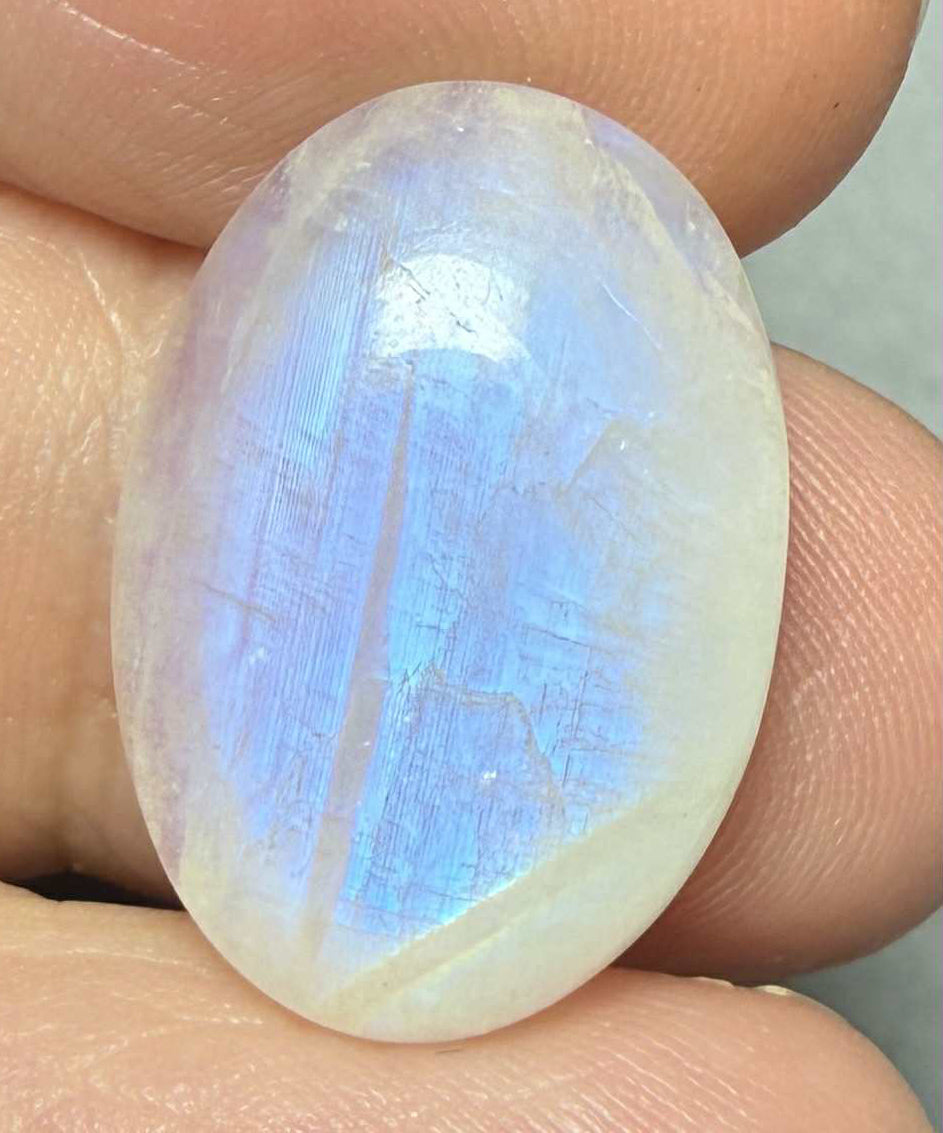 Oval 21x15mm Rainbow Moonstone Cabochon 25